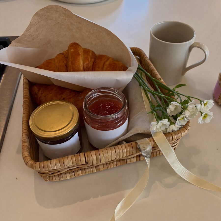 A breakfast treat hamper idea